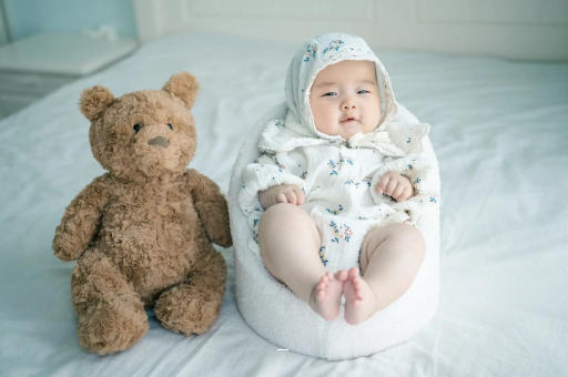 松原宝宝挠耳朵是怎么回事